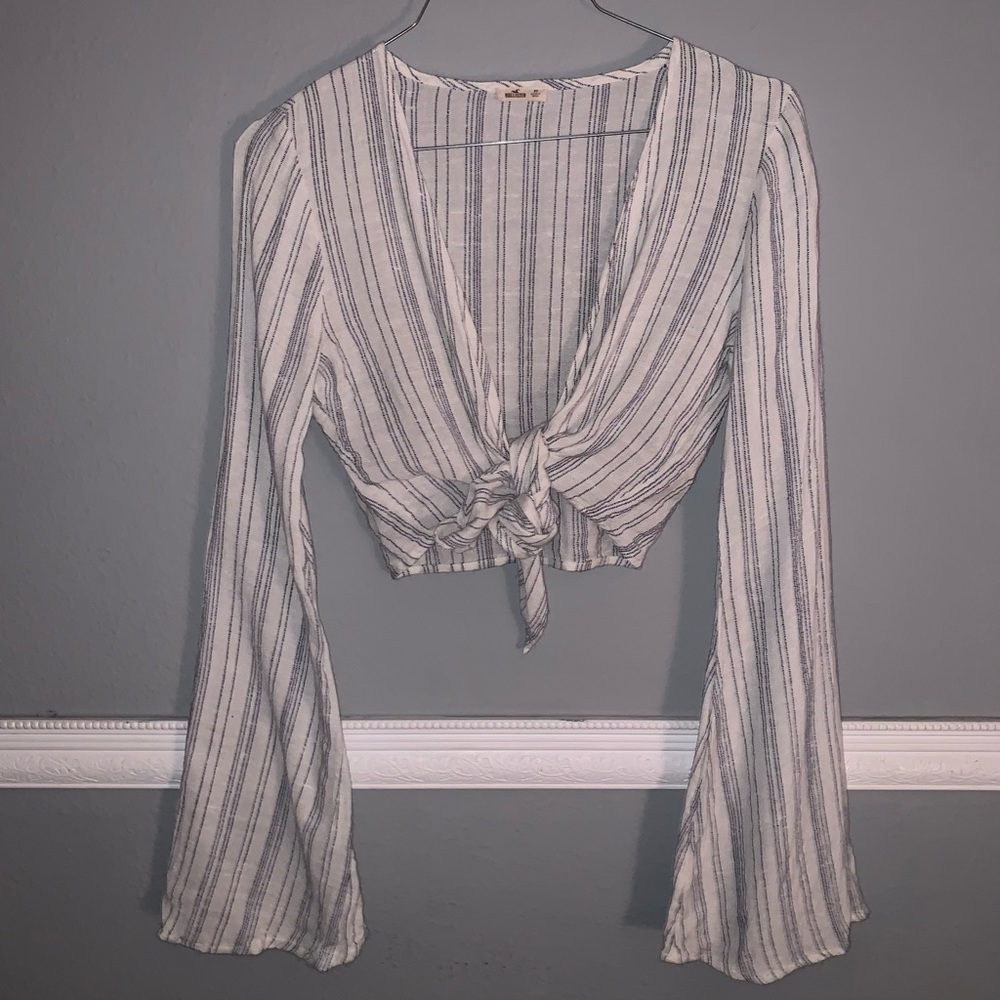 Hollister Multi-way Wrap wide sleeve top (x-small)